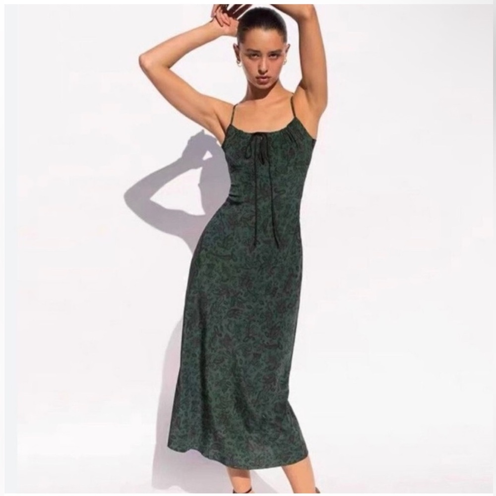 Realisation Par Dress, it says size L, but fits more like M